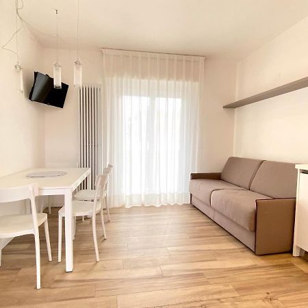 Appartamenti Cristina Carraro Immobiliare - Family Apartments Лидо-ди-Езоло Экстерьер фото