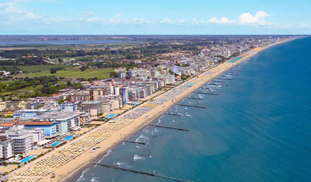 Appartamenti Cristina Carraro Immobiliare - Family Apartments Лидо-ди-Езоло Экстерьер фото